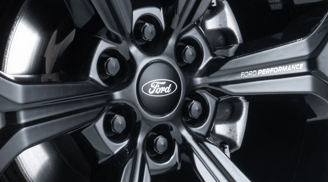 Black Lug Nut Kit