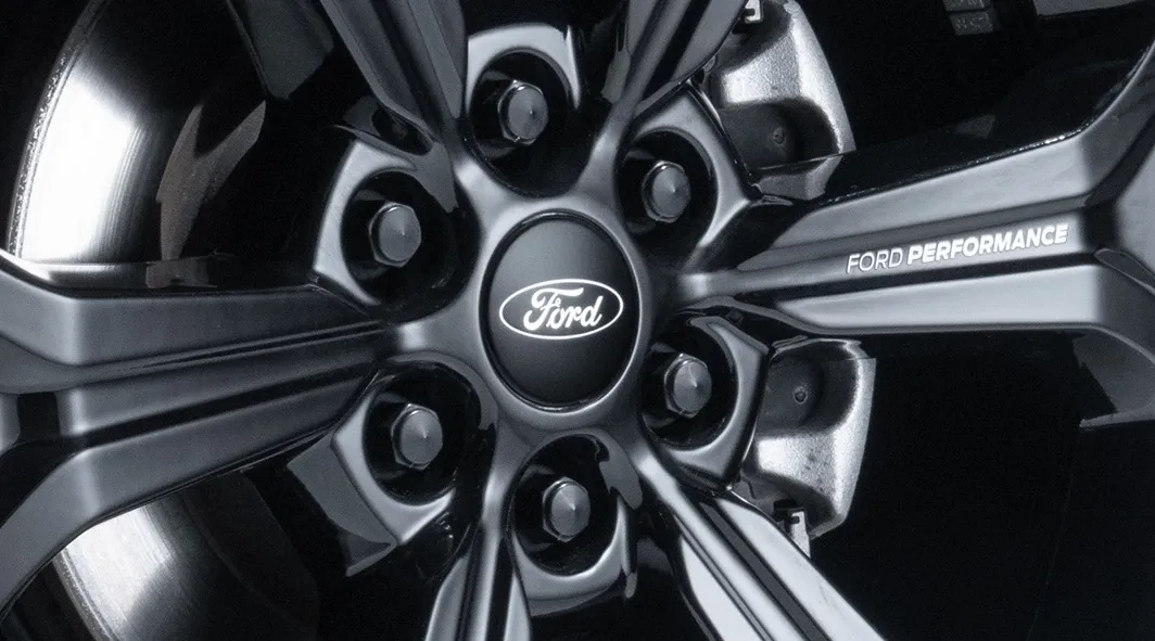 Black Lug Nut Kit