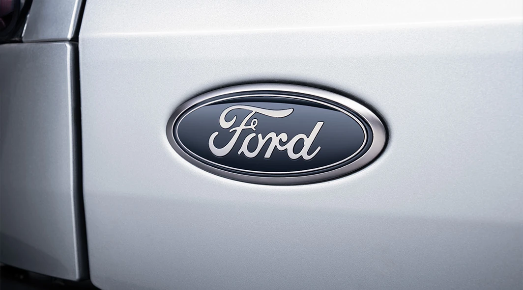 Smoked Chrome Ford Oval