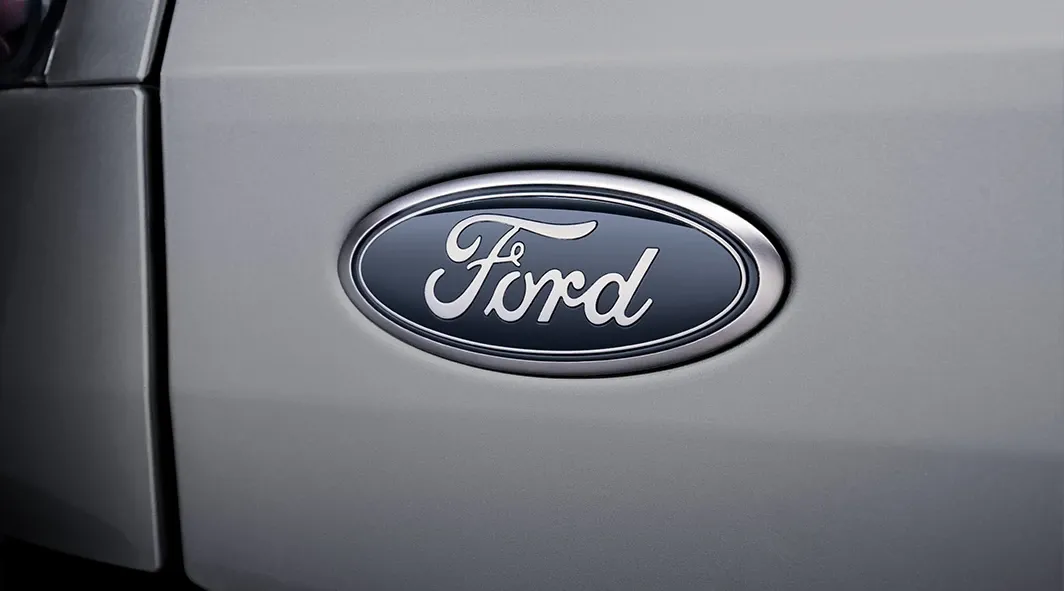 Smoked Chrome Ford Oval